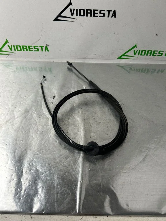 Engine bonnet/hood lock release cable 8T2823535
