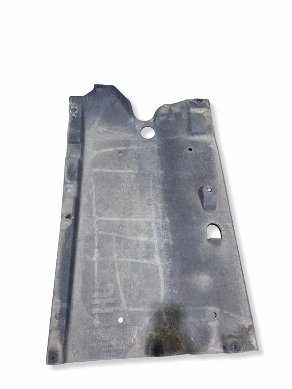 Center/middle under tray cover 84146D4000