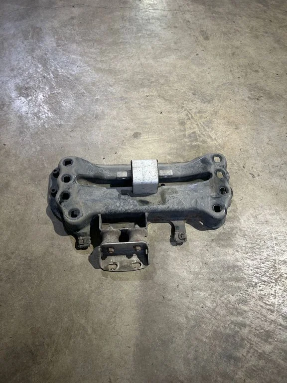Gearbox mount – Mercedes-Benz E-Class W212 (2009-2016)