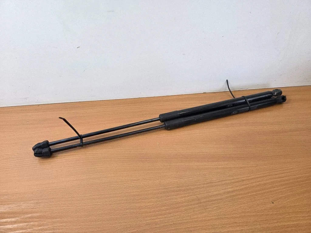 Tailgate/trunk strut/damper 81780D7000