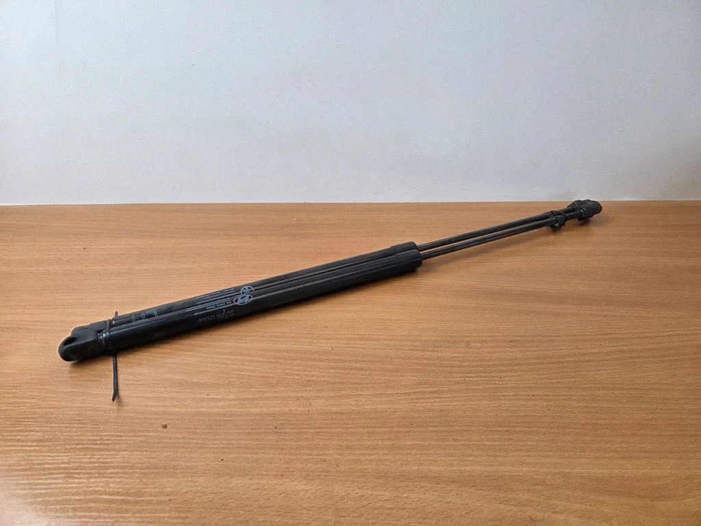 Tagaluugi gaasiamortisaator 81831Q0000