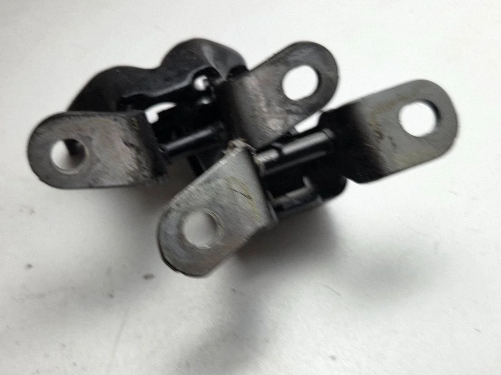 Front door hinges set – front left