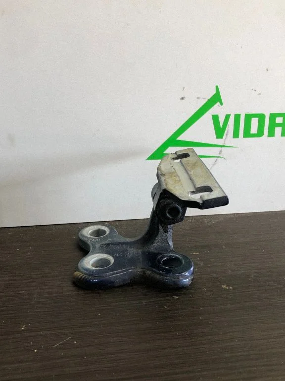 Front door upper hinge 31299543