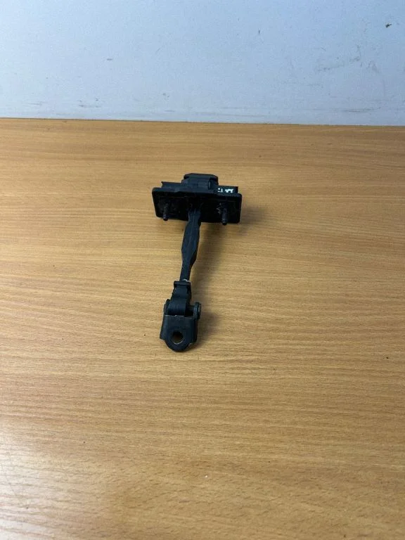 Front door check strap stopper – Peugeot 2008 II (2019-)