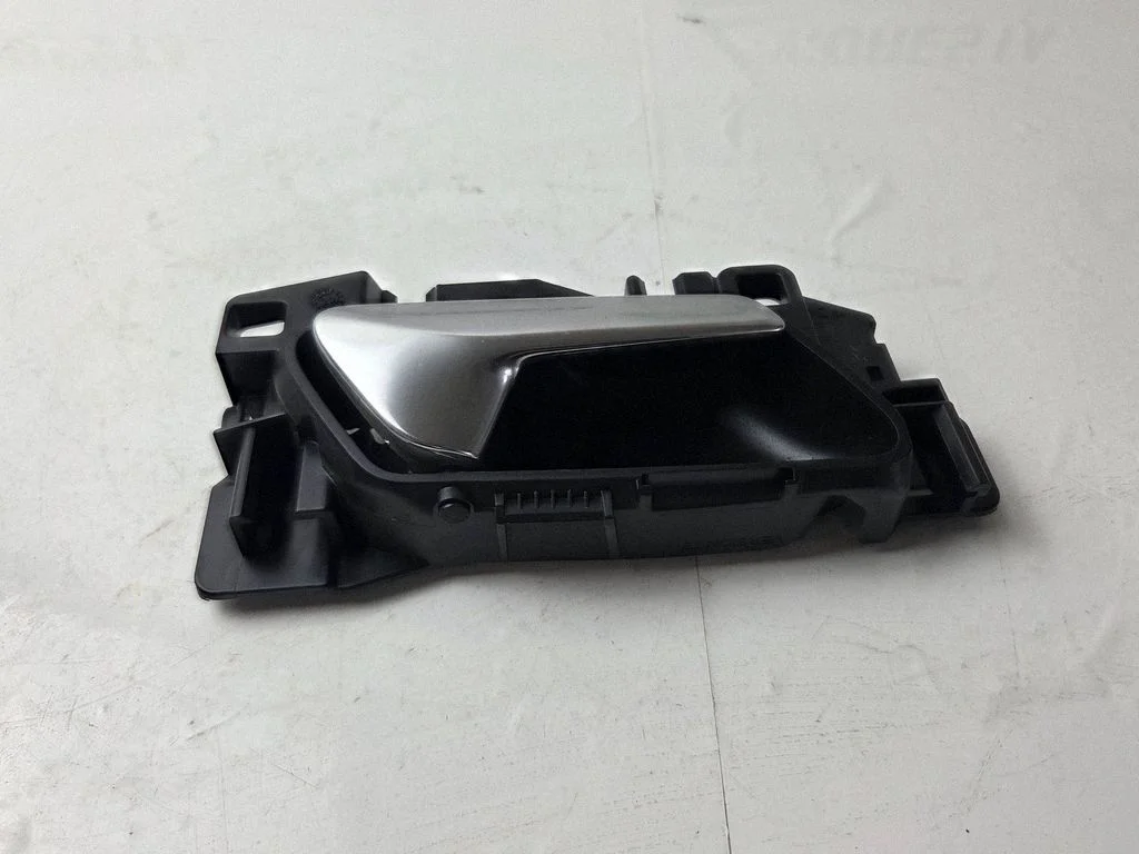 Front door interior handle A006AB01