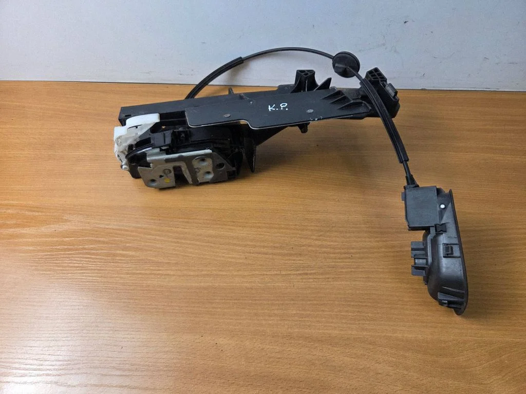 Front door lock 921763106