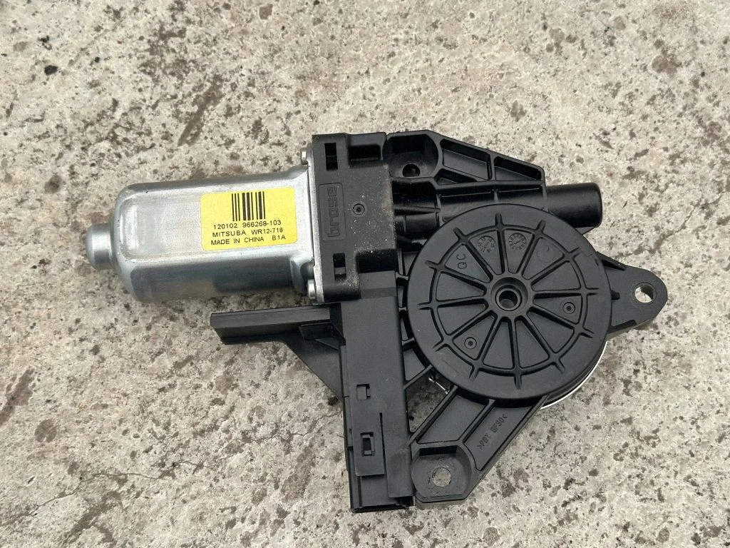 Front door window regulator motor WR12718