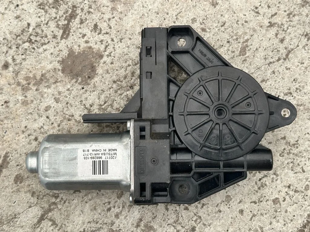 Front door window regulator motor 966269103