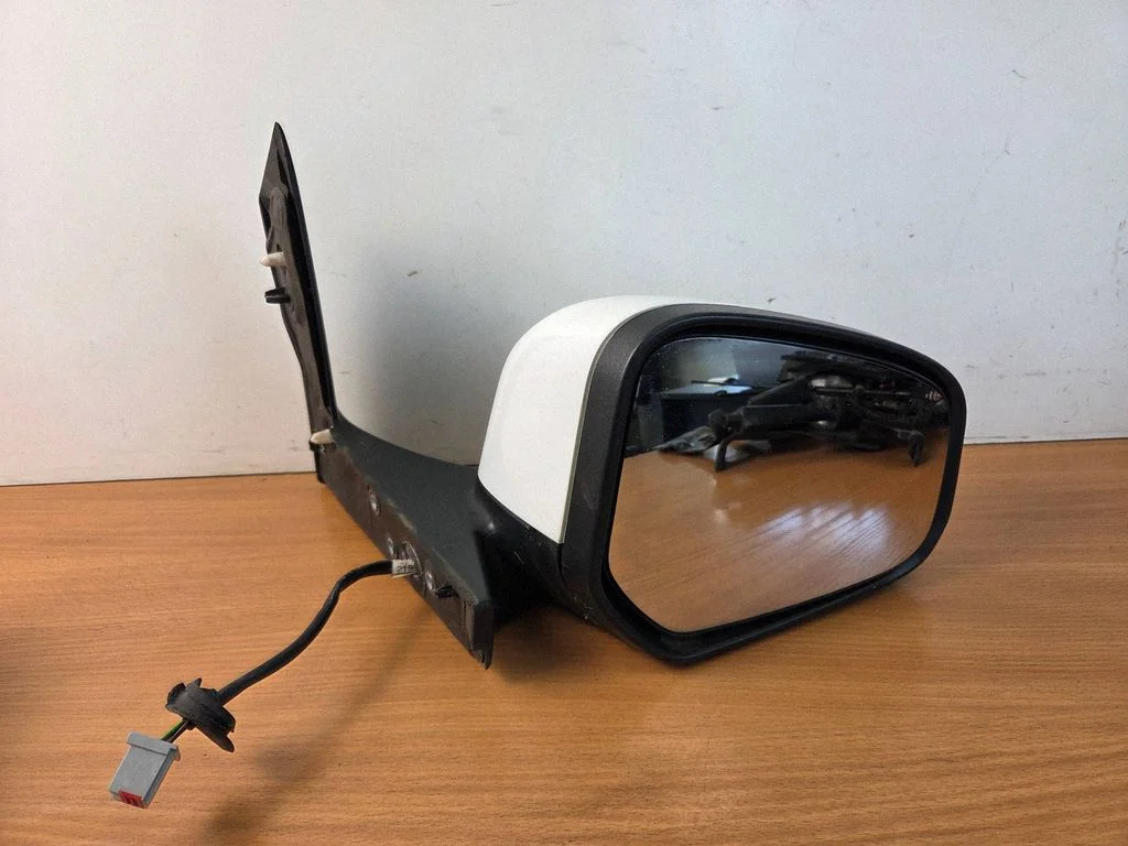 Front door electric wing mirror E90411052
