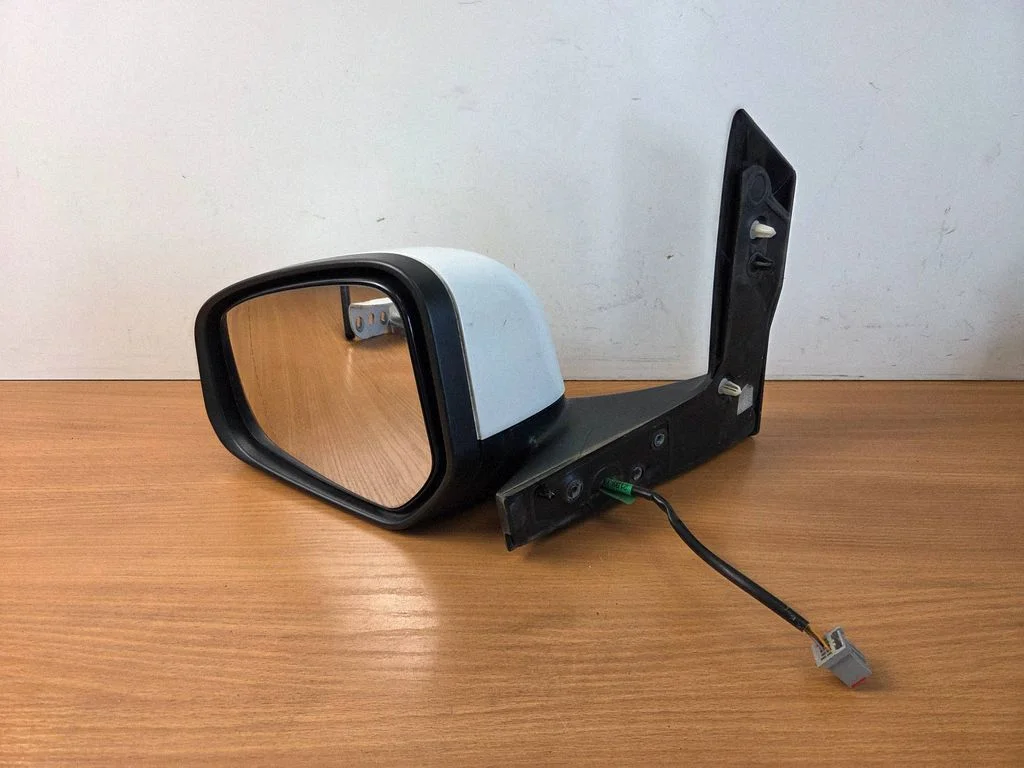 Front door electric wing mirror E90411052