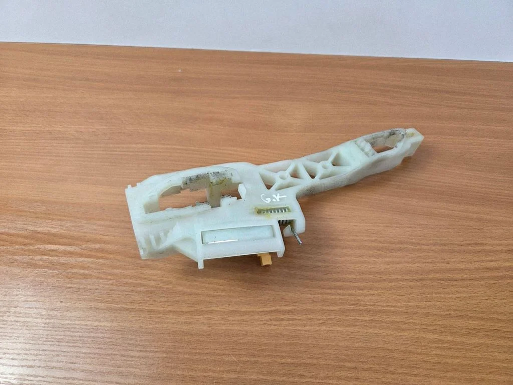 Tagaukse välimine käepide PA6GF30