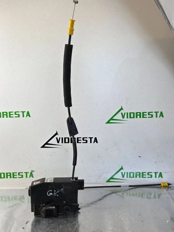 Aizmugurējo durvju slēdzene 9810310180