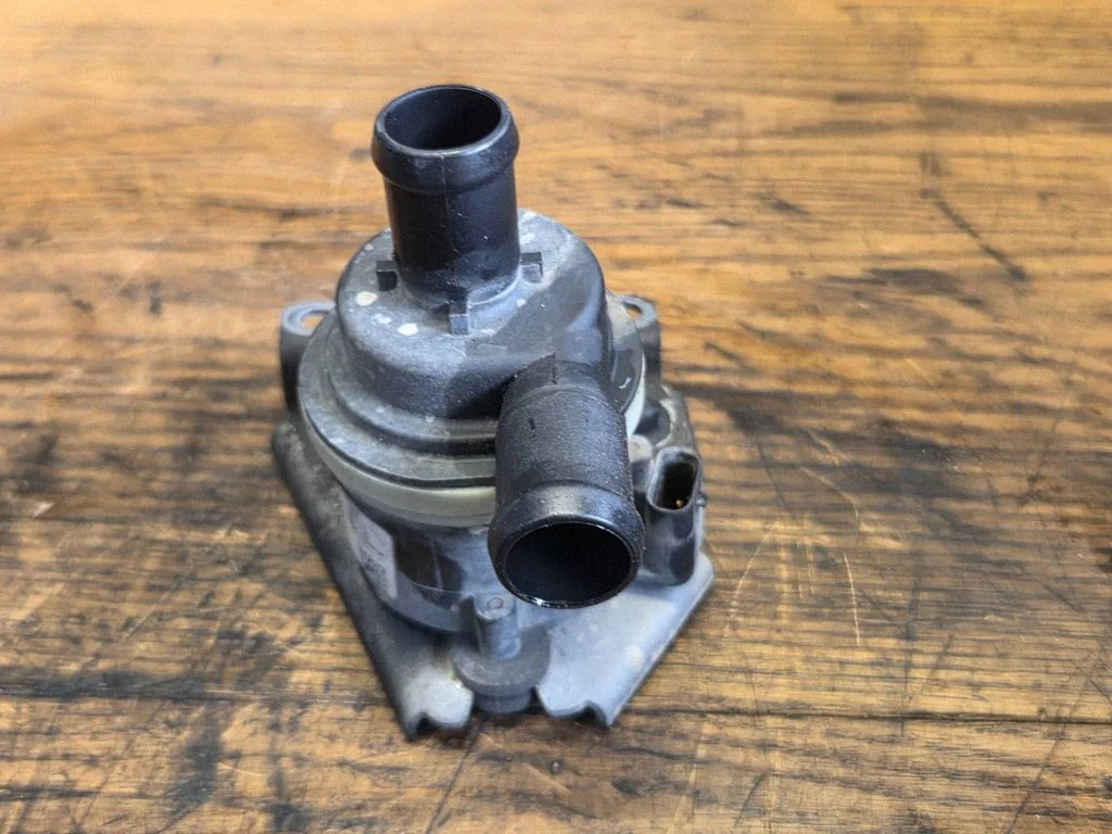 Electric auxiliary coolant/water pump 95165365