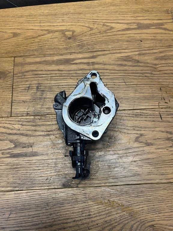Vacuum pump 146503760R