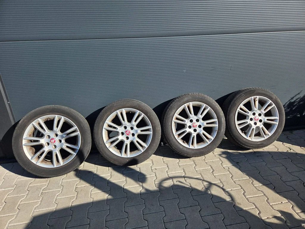 R17 alloy rim – Jaguar XE (2015-)