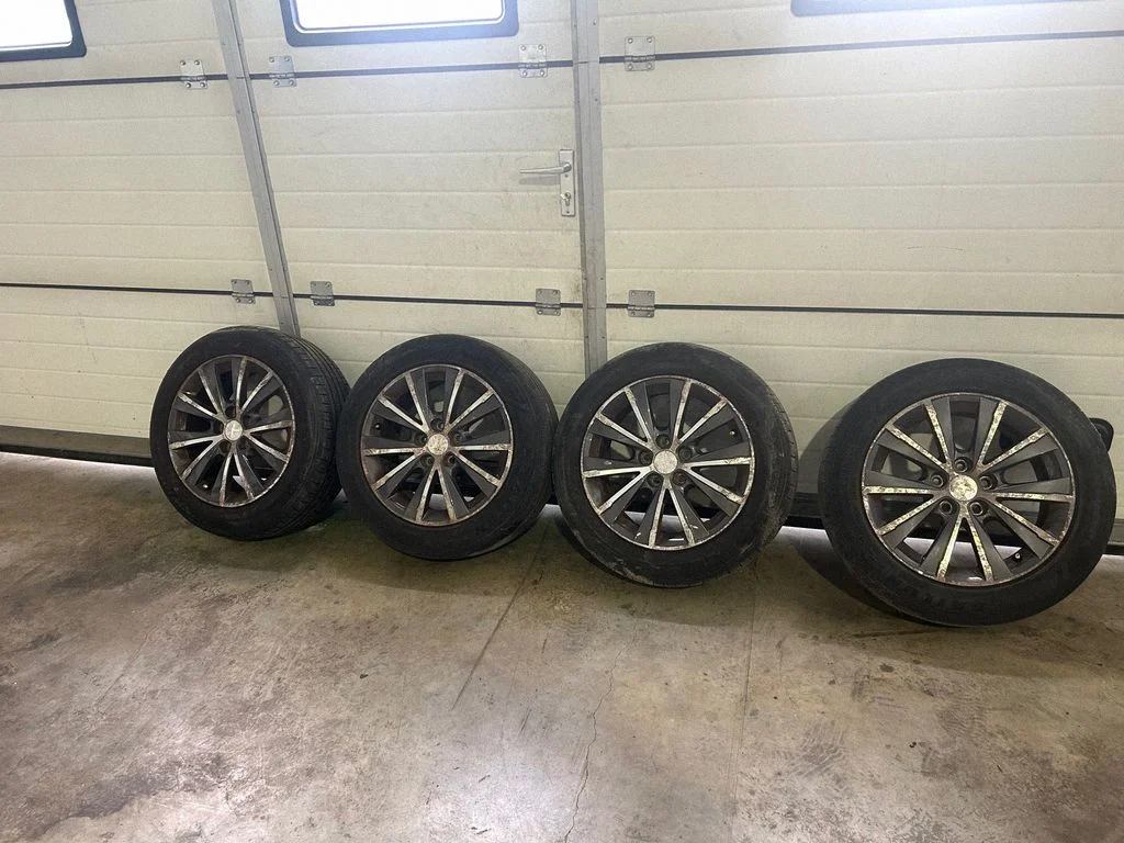 R16 alloy rim