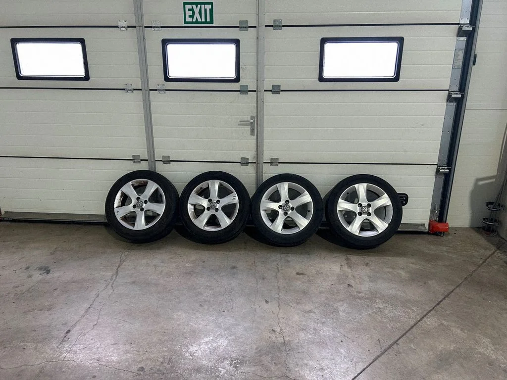 R16 alloy rim