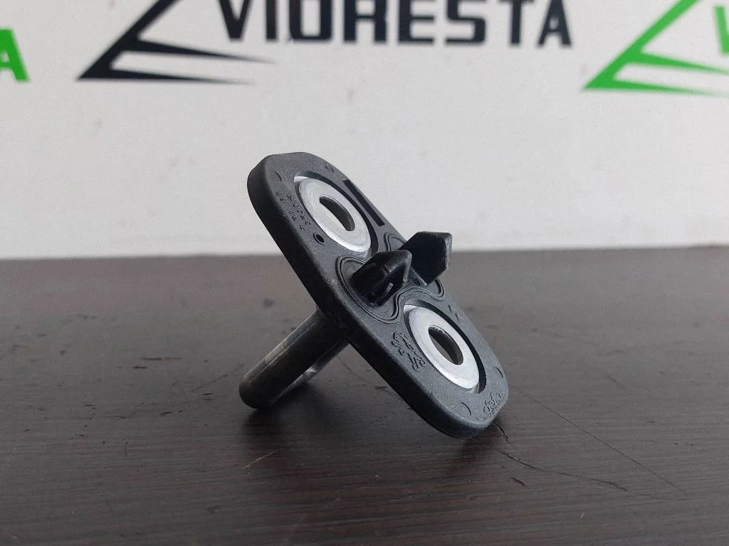 Front door lock loop/hook striker – Peugeot 308 (2013-2021)