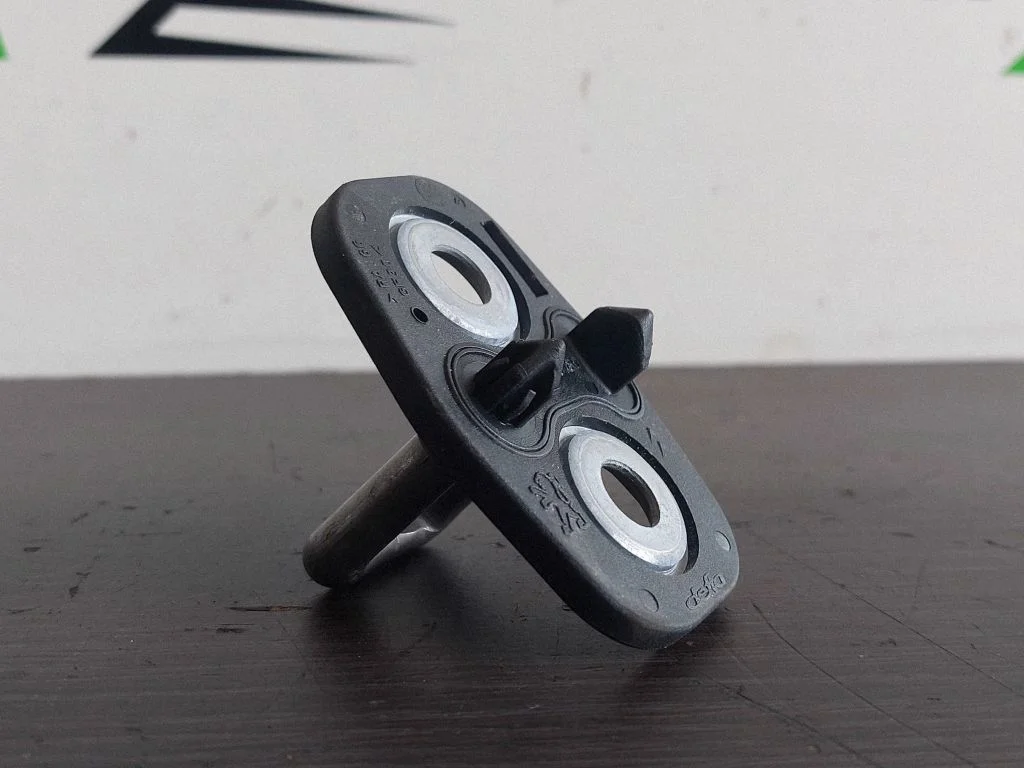 Front door lock loop/hook striker – Peugeot 308 (2013-2021)