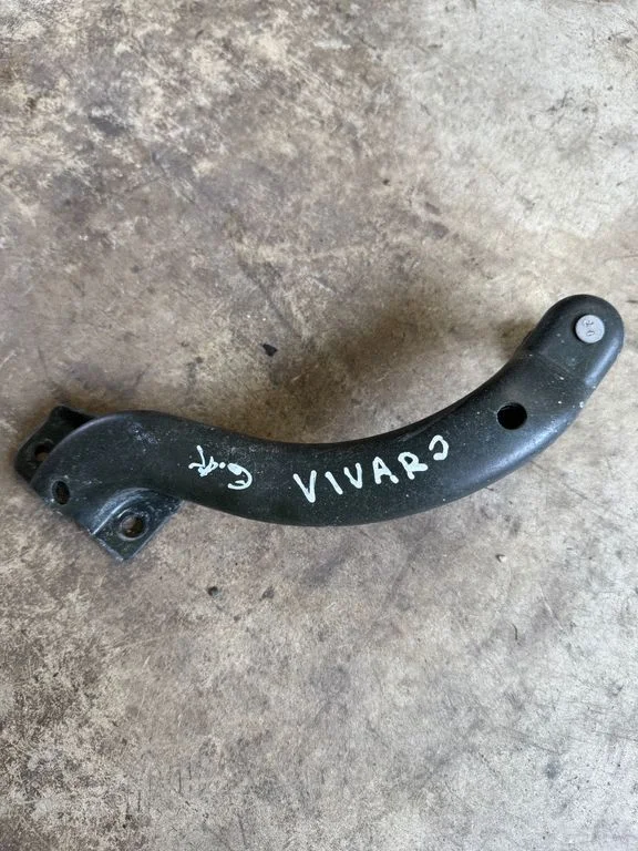 Liugukse alumine rulli juhik/ hing – Opel Vivaro (2001-2014)
