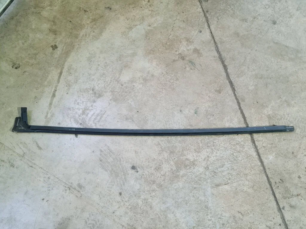 Sliding door rubber seal – Mercedes-Benz Vito Viano W447 (2014-)