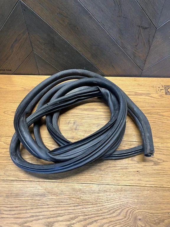 Sliding door rubber seal – Opel Vivaro (2014-2018)
