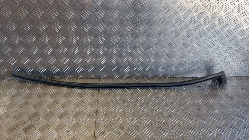 Sliding door rubber seal – Chrysler Grand Voyager V (2007-2015)