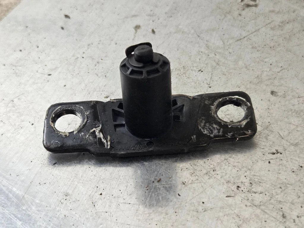 Sliding door lock loop/hook striker – Ford Transit Custom (2013-2023)