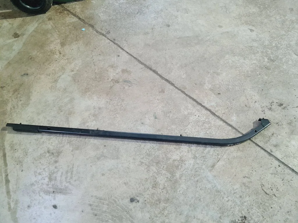 Sliding door upper top rail – Mercedes-Benz Vito Viano W447 (2014-)