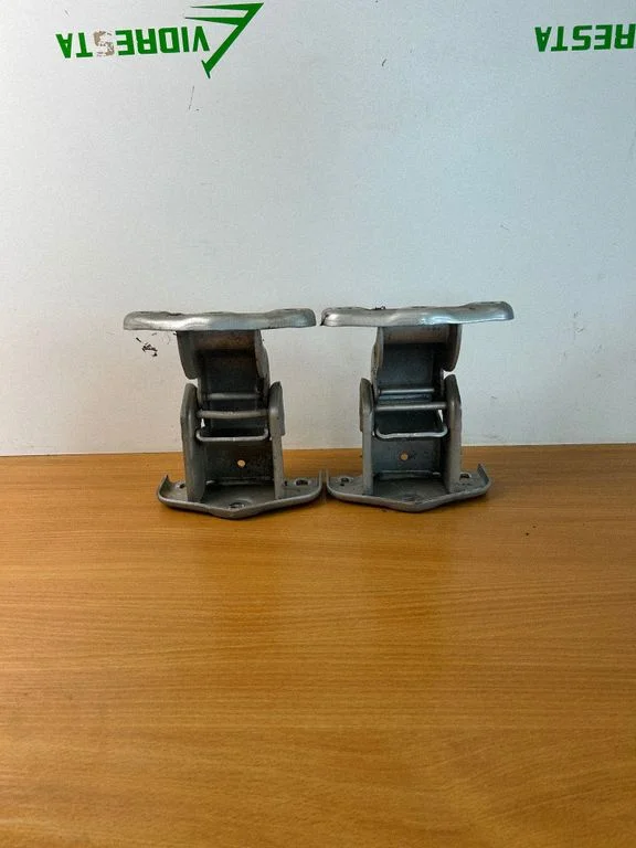 Loading door hinge set 93458937