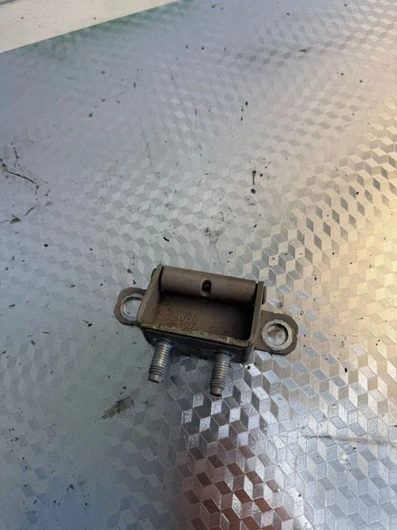 Loading door hinge set