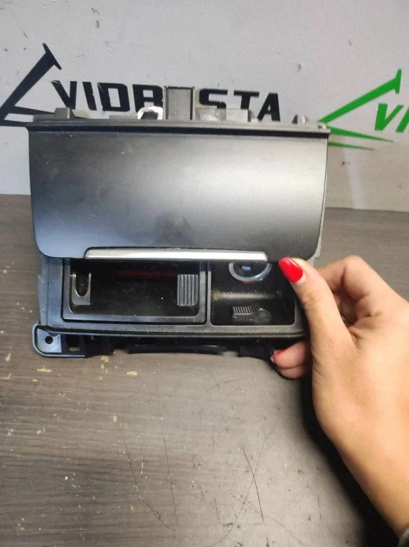 Auto tuhatoos 8K0857951