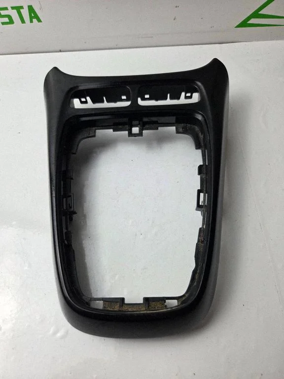 Gear shifter surround trim plastic 13463511