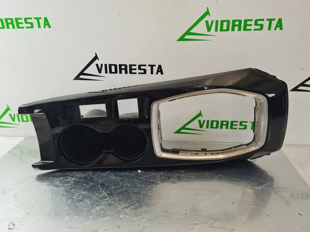 Käigukangi ümbrise viimistlus (plastik) 9824732980