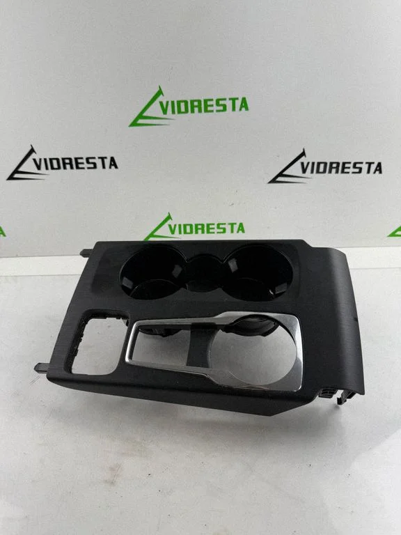 Käigukangi ümbrise viimistlus (plastik) – Ford Focus (2018-)