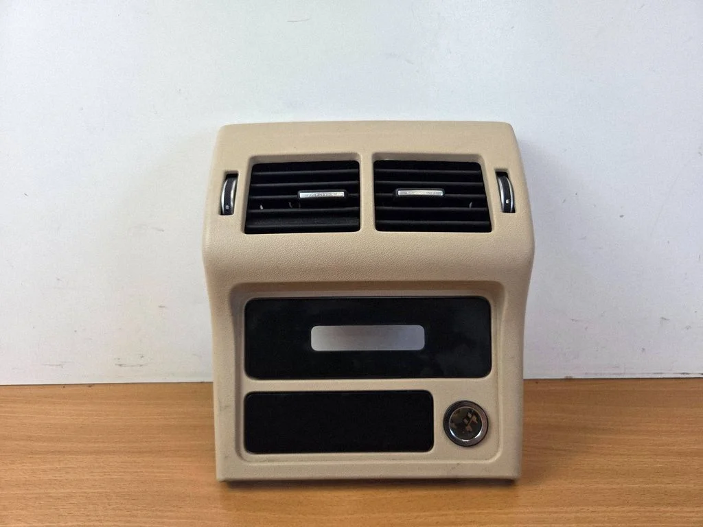 Rear air vent grill GX73018B08AC