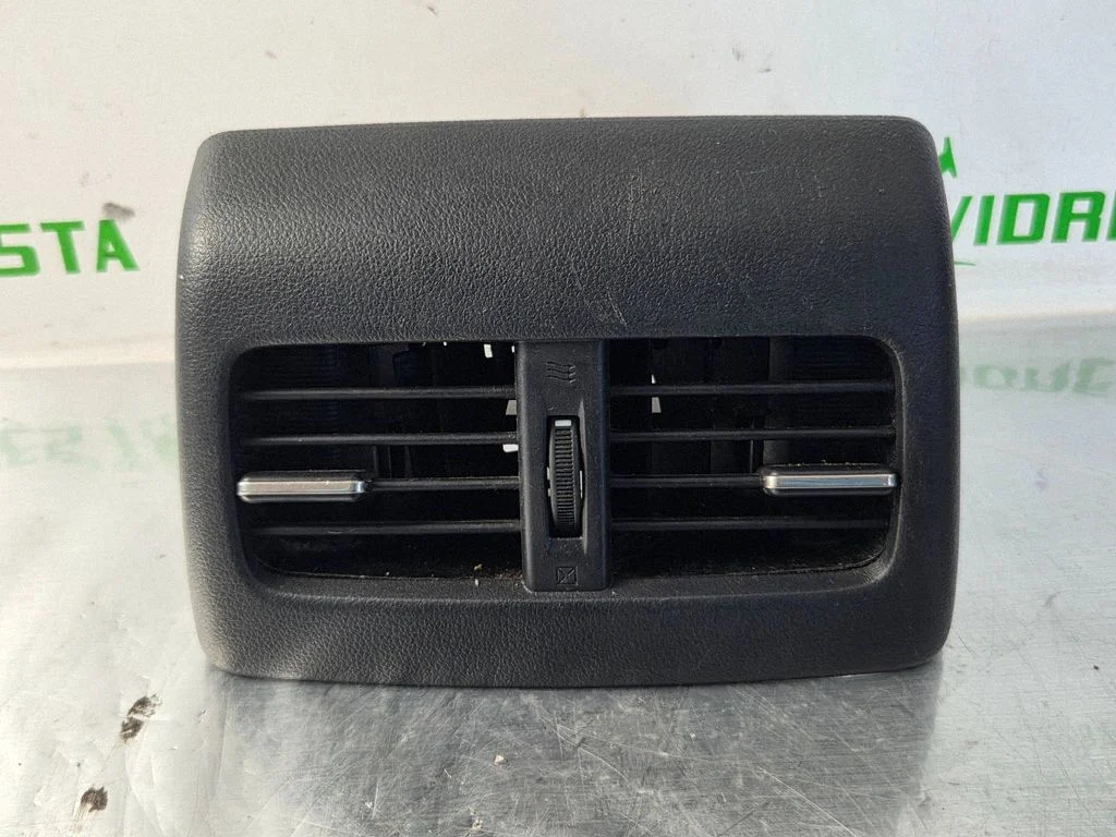 Rear air vent grill – Honda CR-V (2013-2016)