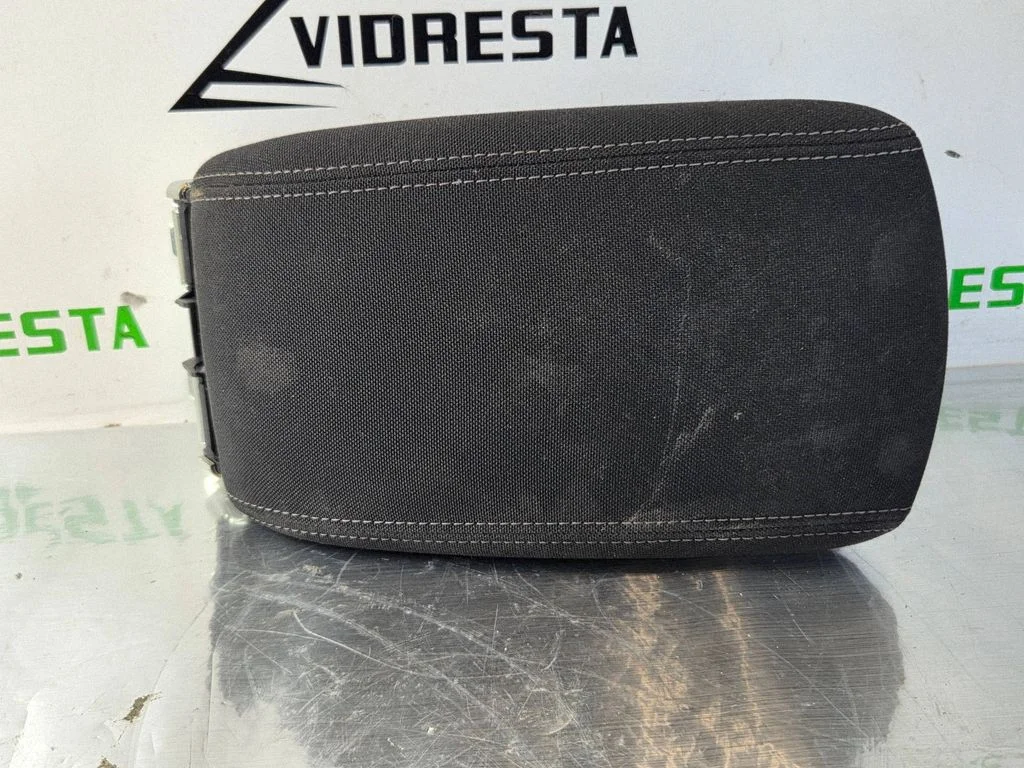 Armrest 1301924XZD