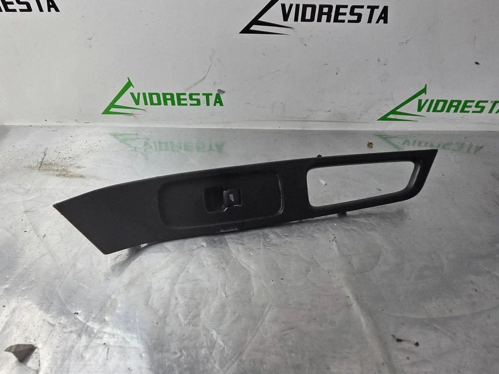 Cita priekšējo durvju apdares detaļa 30766377