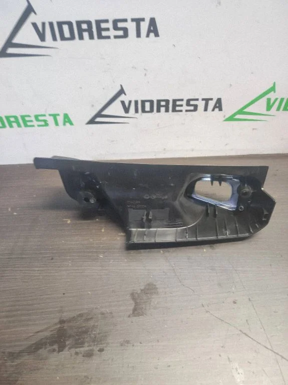 Rear door handle trim – Ford Transit/ Tourneo Connect Grand Tourneo Connect (2013-2018)