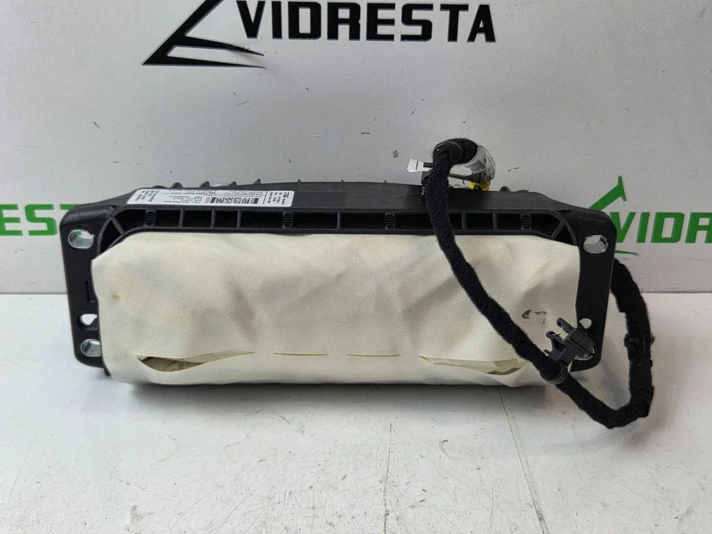 Kõrvalistuja turvapadi 34117596B