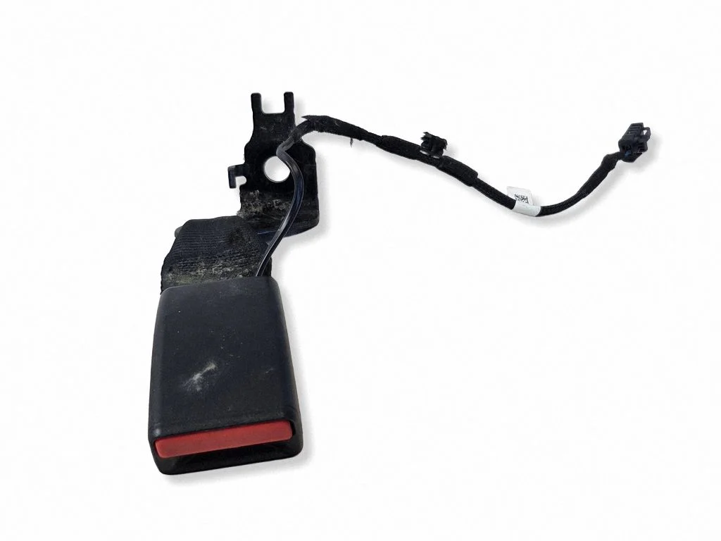 Rear seatbelt buckle 6403047ETD