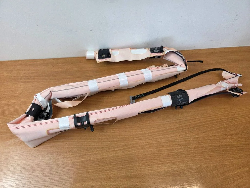 Katuse turvapadi (kardin) JX7BA042D94BE
