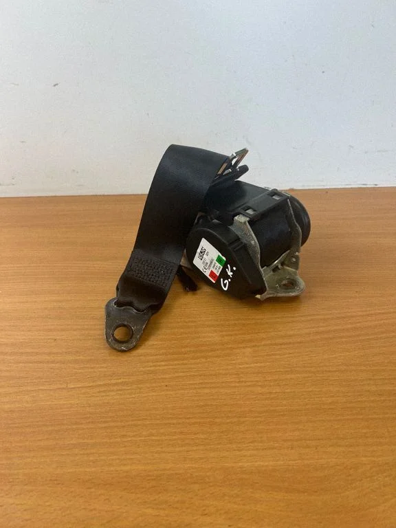 Rear seatbelt 629858800C