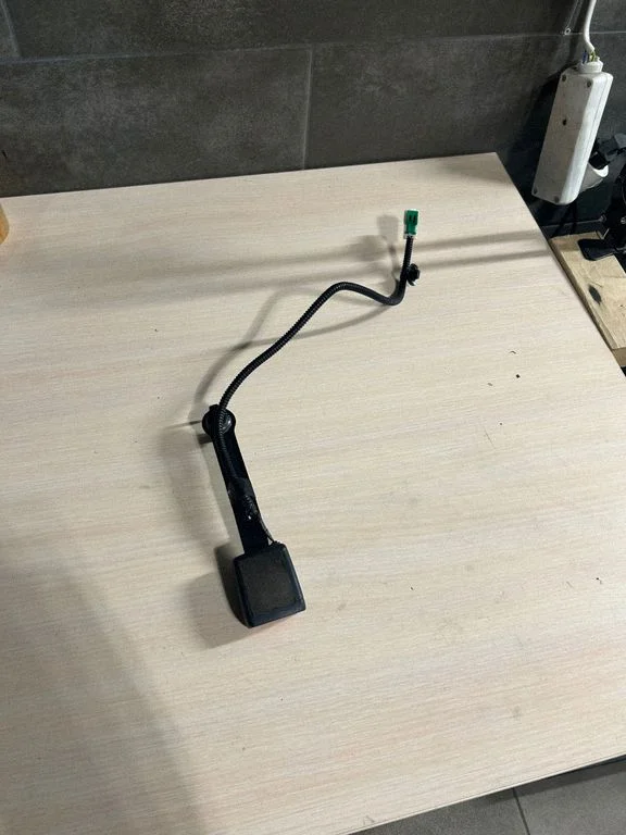 Eesmise turvavöö pannal 8830Q000NNB