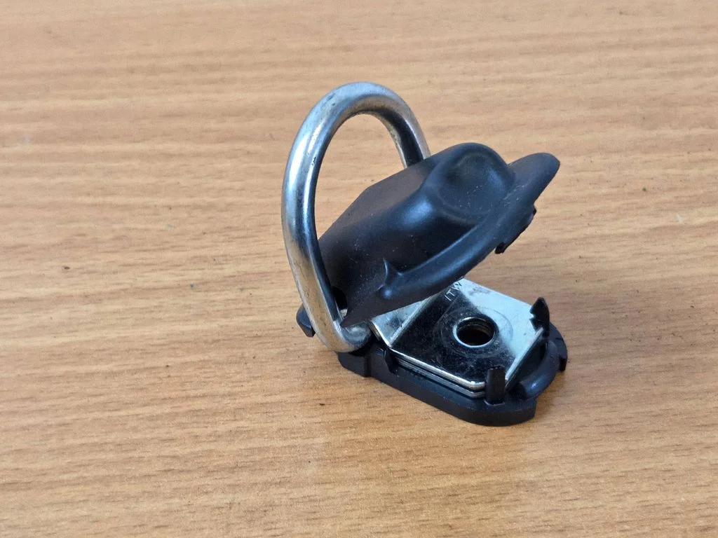 Tie down hook / loop JX7BN313A68AC
