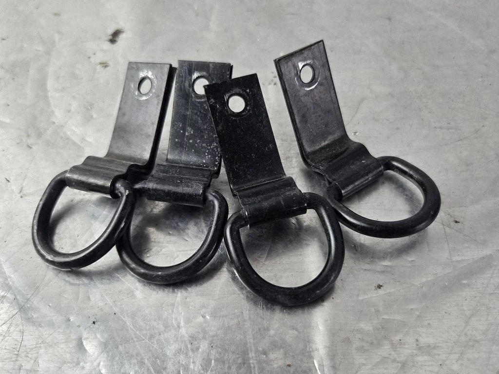 Tie down hook / loop