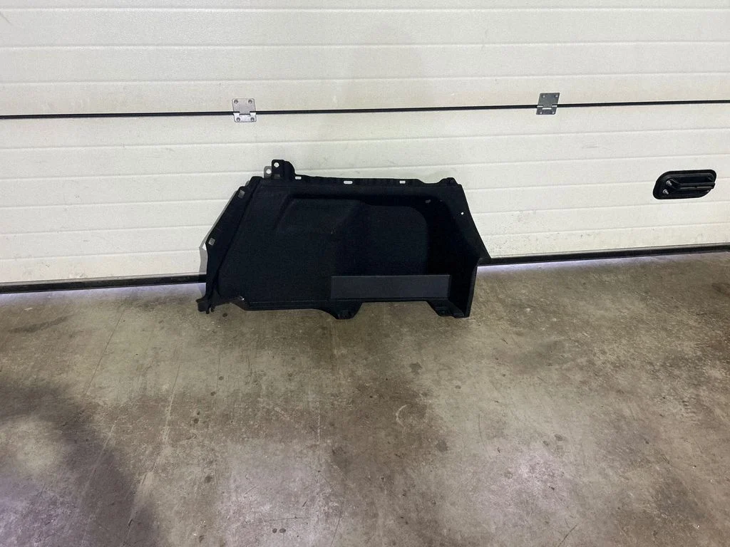 Trunk/boot side trim panel 85740G7100