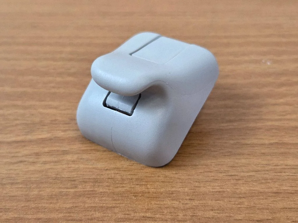 Sun visor clip/hook/bracket