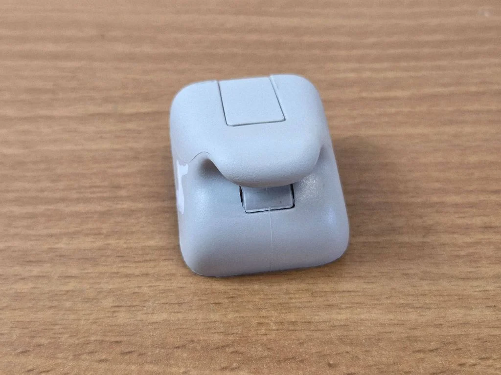 Sun visor clip/hook/bracket